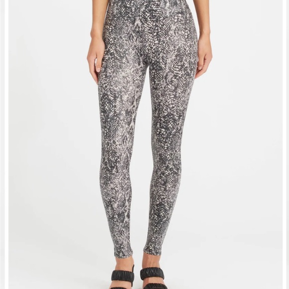 Snake print spanx leggings - Picture 4 of 10